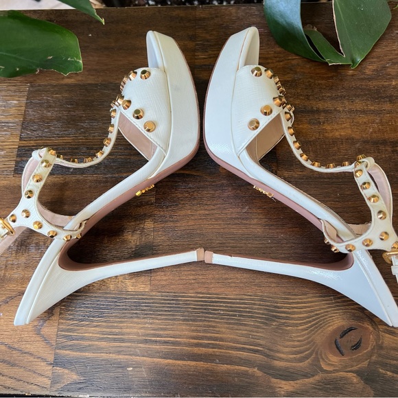 Prada Calzature Donna White Saffiano Leather Gold Studded Heels EU39.5 - Picture 11 of 16